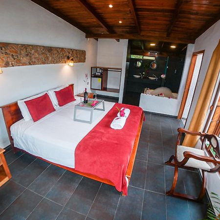 Coffee Lodge Cristal Glamping & Spa Mindo Exterior foto