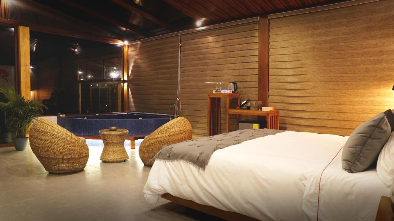 Coffee Lodge Cristal Glamping & Spa Mindo Exterior foto